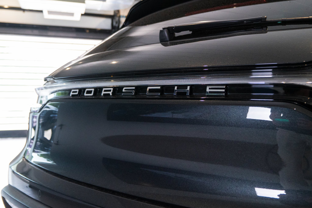Certified 2026 Porsche Macan AWD/4WD image 13
