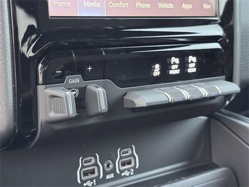 New 2026 RAM 1500 4x4 Crew Cab image 5