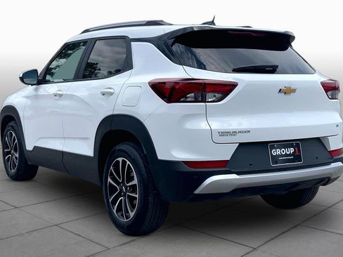 Used 2025 Chevrolet TrailBlazer LT w/ Convenience Package FWD image 12