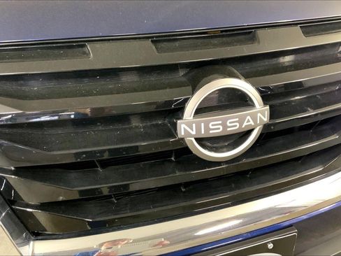 Used 2025 Nissan Pathfinder SV image 29