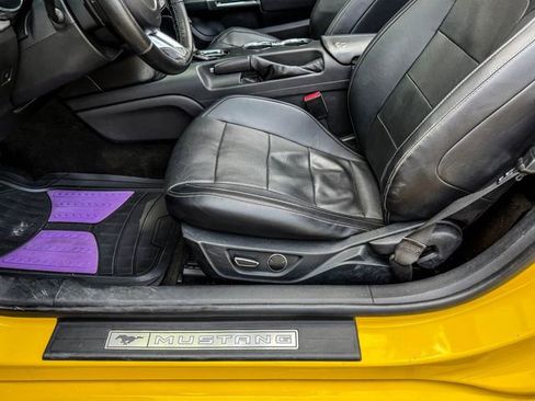 Used 2016 Ford Mustang Premium RWD image 30
