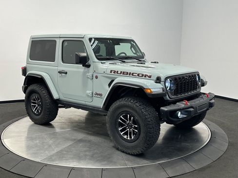 Used 2024 Jeep Wrangler Rubicon AWD/4WD image 2