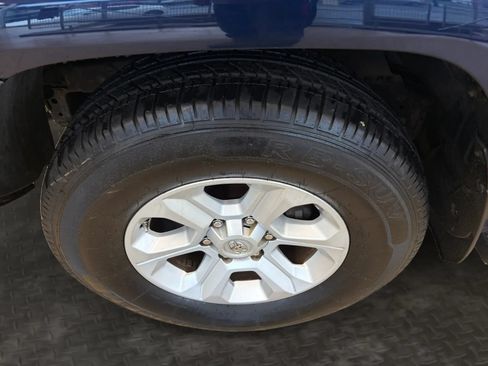 Used 2016 Toyota 4Runner SR5 AWD/4WD image 33