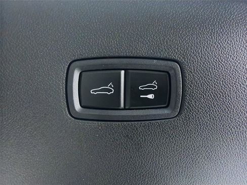 Certified 2025 Porsche Cayenne image 24