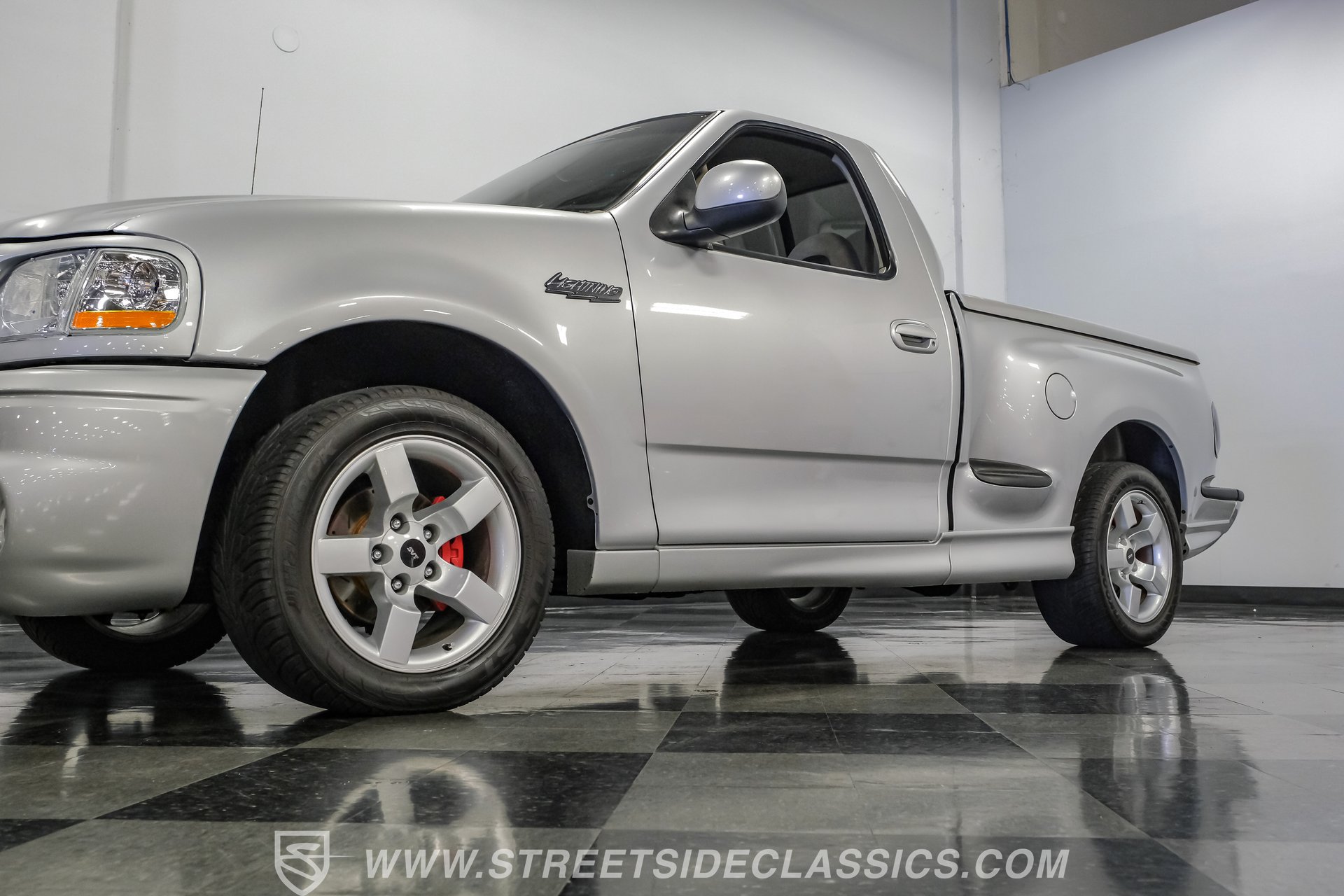 Used 2001 Ford F150 Lightning RWD image 22