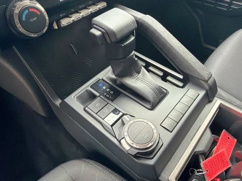 Certified 2025 Toyota Tacoma SR5 AWD/4WD image 20