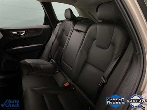 Used 2025 Volvo XC60 B5 Core image 59