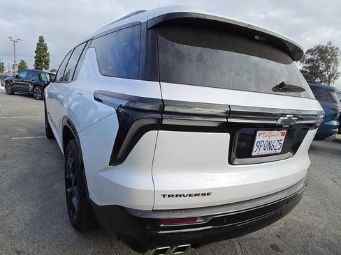 Used 2024 Chevrolet Traverse RS FWD image 7