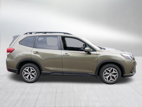 Used 2024 Subaru Forester Premium AWD/4WD image 8