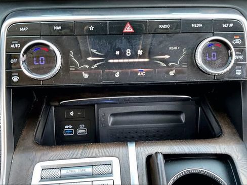 Used 2024 Genesis GV80 2.5T AWD/4WD image 16