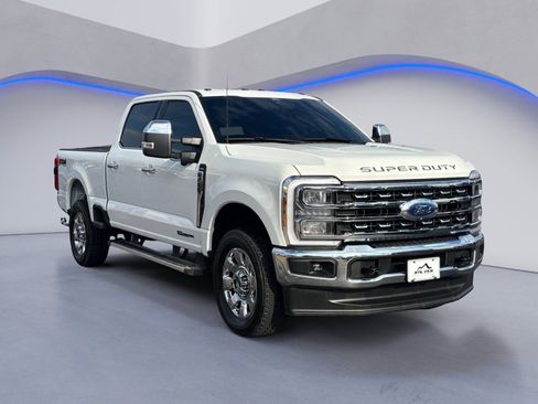 Used 2025 Ford F250 Lariat w/ Chrome Package image 8