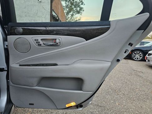 Used 2007 Lexus LS 460 image 18