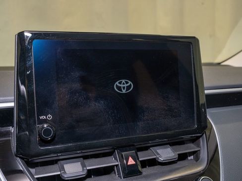 Used 2025 Toyota Corolla LE image 12