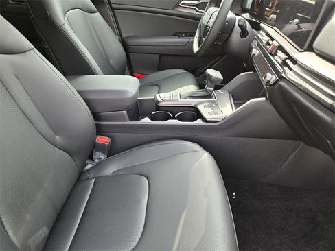 New 2026 Kia Sportage EX w/ EX Panorama Roof Package image 10