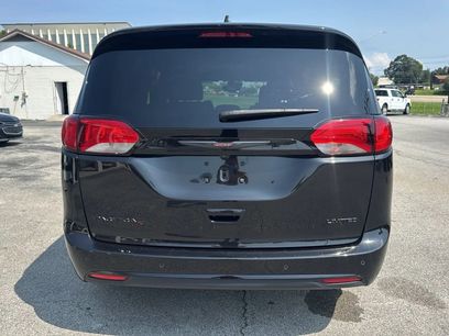 Used 2020 Chrysler Pacifica Limited w/ Quick Order Package 27H Red S