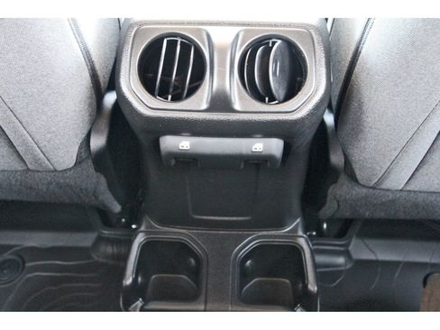 Used 2025 Jeep Wrangler Unlimited Sport AWD/4WD image 15