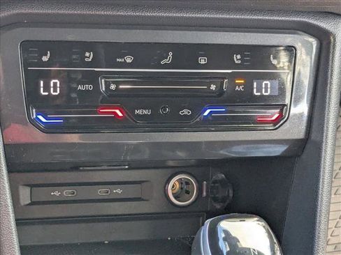 Used 2024 Volkswagen Tiguan SEL R-Line image 9