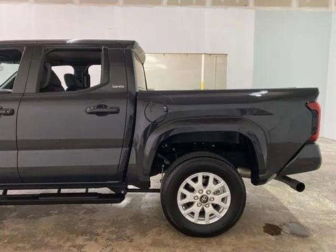 Used 2025 Toyota Tacoma SR5 image 81