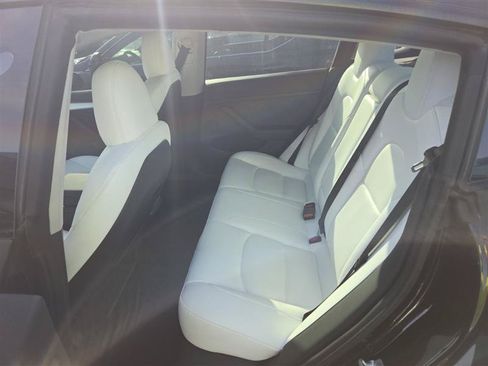 Used 2023 Tesla Model 3 Standard Range RWD image 7