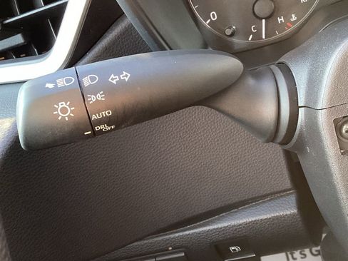 Used 2025 Toyota Corolla LE image 20