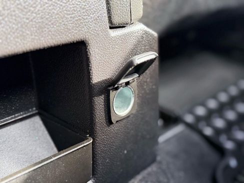 Used 2019 Chevrolet Silverado 1500 LT image 31