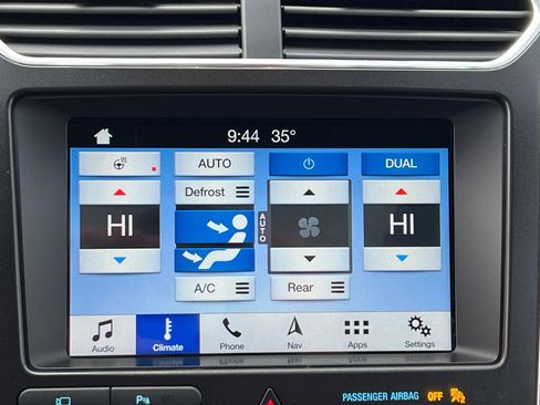 Used 2018 Ford Explorer Limited image 25