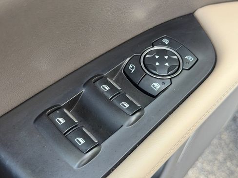 Used 2023 Lincoln Nautilus FWD w/ Premium Package image 18