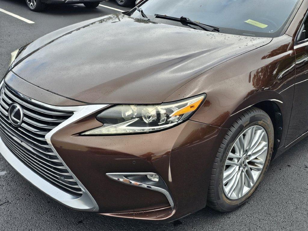 Used 2016 Lexus ES 350 w/ Premium Package w/Wood Trim FWD image 6
