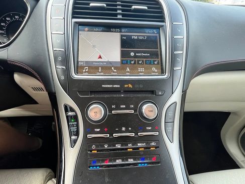 Used 2018 Lincoln MKX Black Label w/ Driver Assistance Package FWD image 11