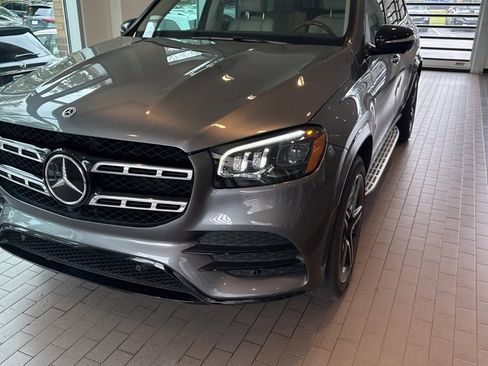 Used 2022 Mercedes-Benz GLS 450 4MATIC image 2