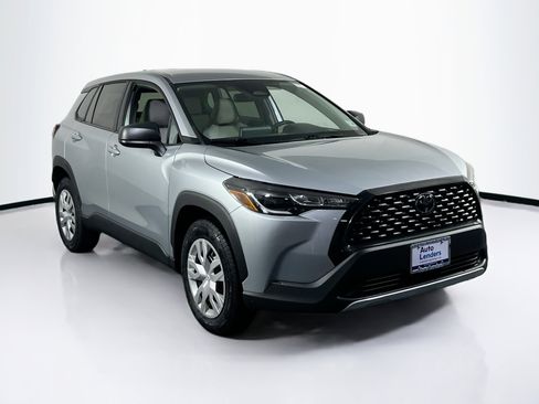 Used 2023 Toyota Corolla Cross L image 3