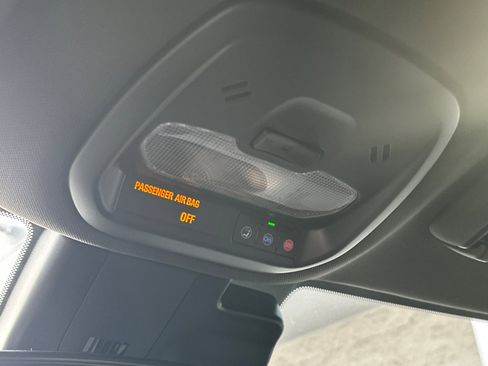 Used 2025 Chevrolet Trax RS w/ Driver Confidence Package image 25