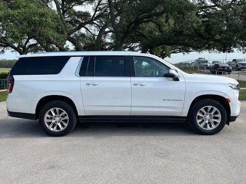 Used 2022 Chevrolet Suburban Premier RWD image 4