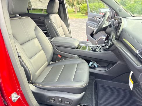 New 2026 Chevrolet Traverse High Country w/ LPO, Floor Liner Package image 63