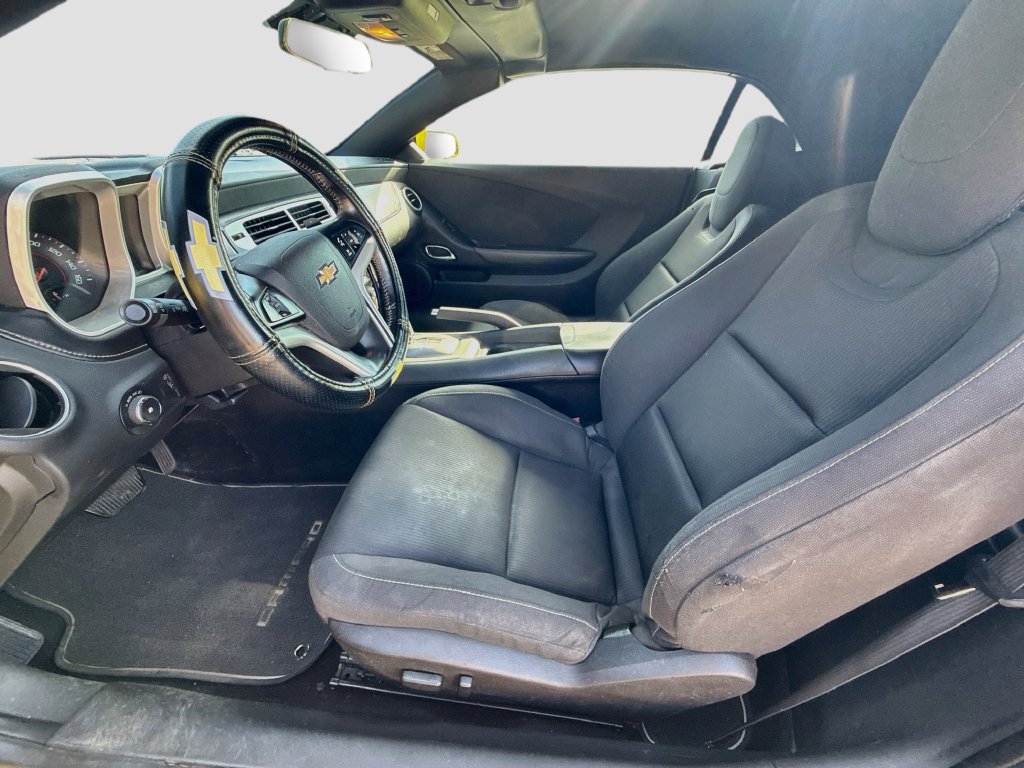 Used 2015 Chevrolet Camaro LT RWD image 21