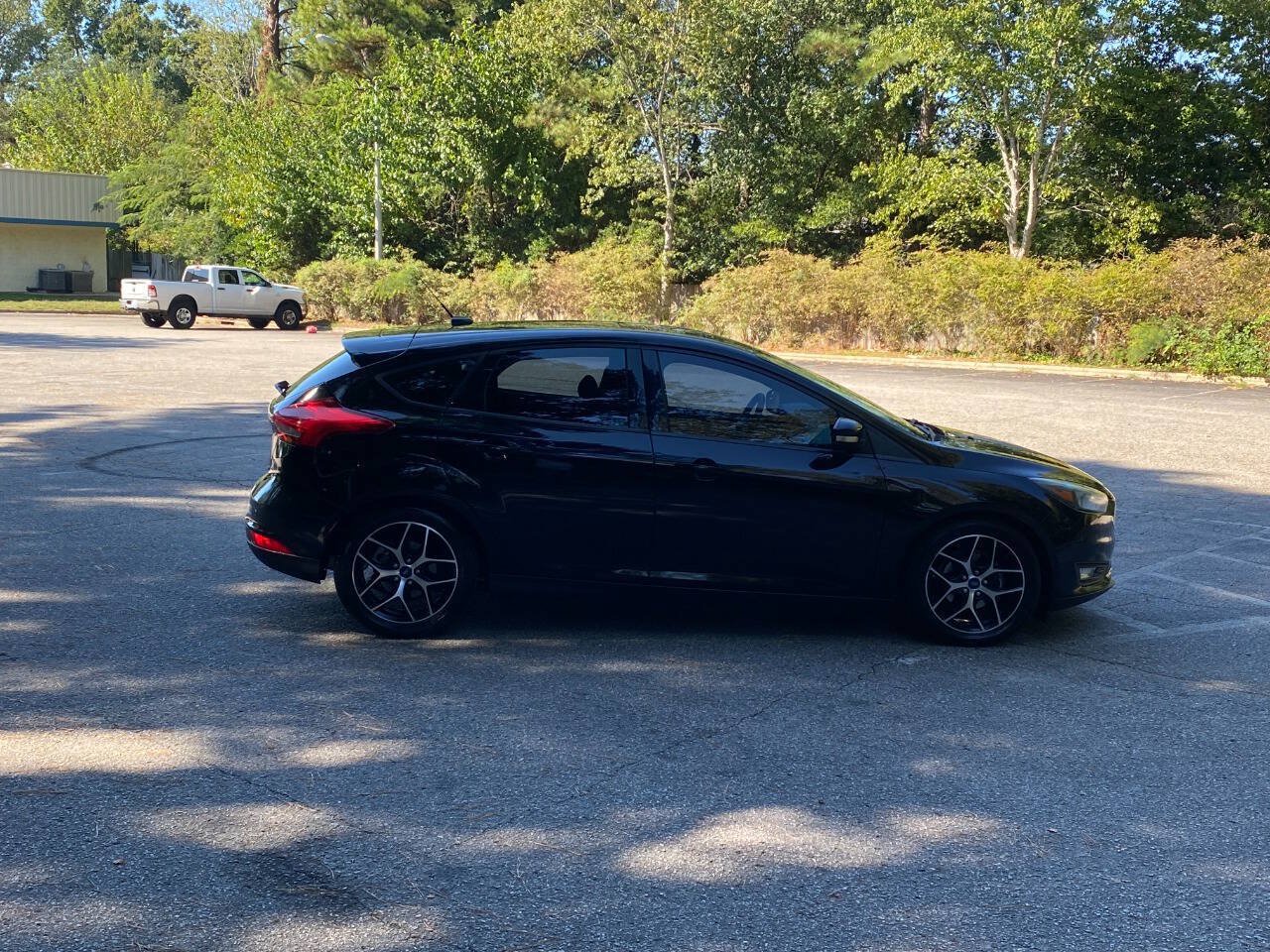 Used 2017 Ford Focus SEL FWD image 4