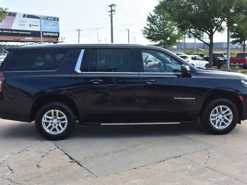 Used 2023 Chevrolet Suburban LT AWD/4WD image 4
