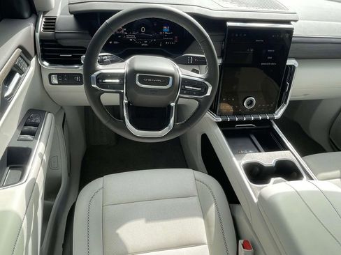 Used 2024 GMC Acadia Denali image 15