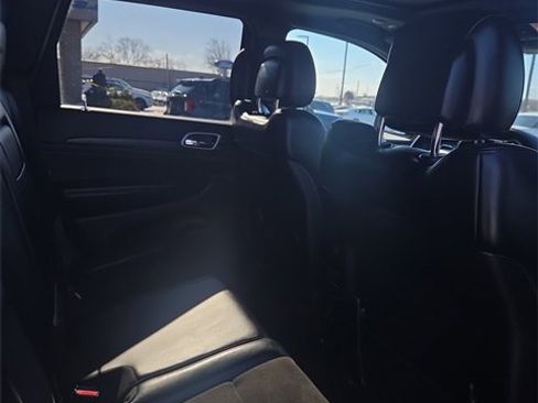 Used 2019 Jeep Grand Cherokee Altitude image 23