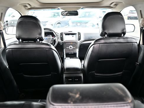 Used 2019 Ford Edge Titanium w/ Cold Weather Package AWD/4WD image 13