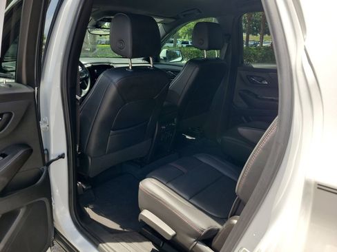 Used 2023 Chevrolet Traverse RS FWD image 10