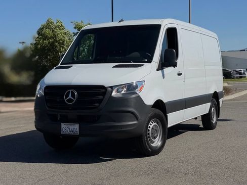 Used 2025 Mercedes-Benz Sprinter 2500 image 2