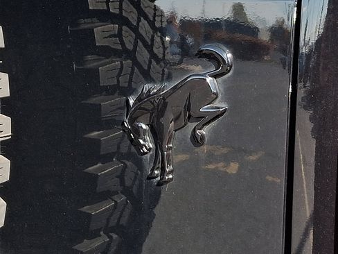 Used 2023 Ford Bronco Wildtrak image 31