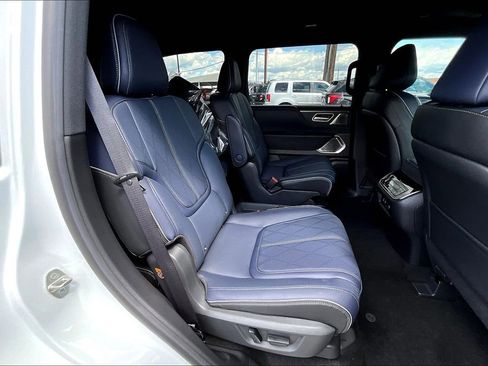 New 2026 INFINITI QX80 4WD image 15