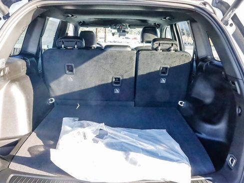 New 2025 Jeep Grand Cherokee Altitude image 27