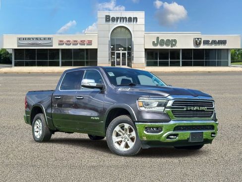 Used 2022 RAM 1500 Laramie AWD/4WD image 2