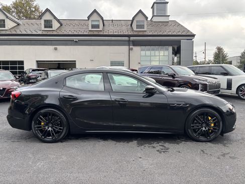 Used 2022 Maserati Ghibli Modena Q4 AWD/4WD image 13