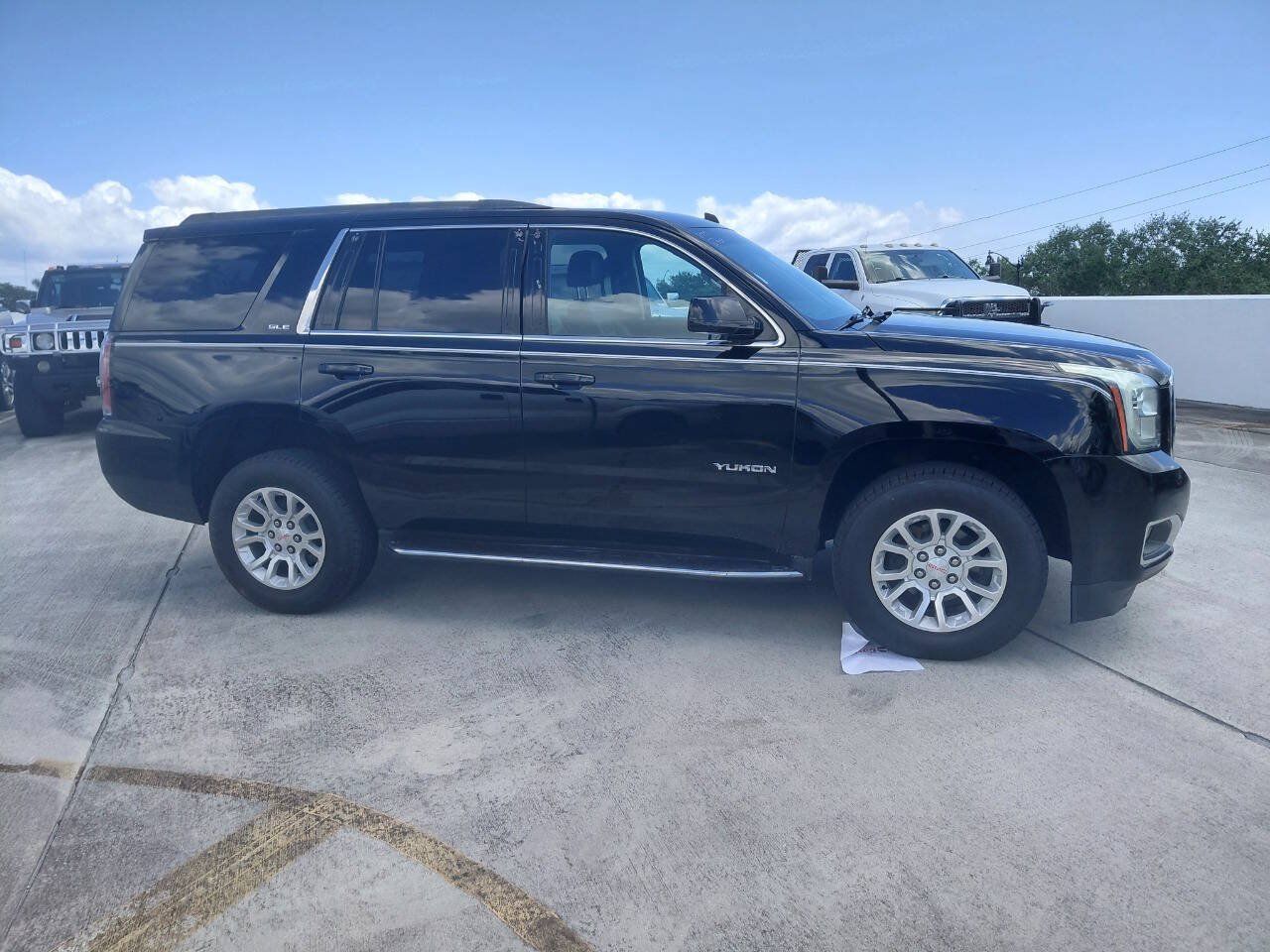 Used 2015 GMC Yukon SLE RWD image 3