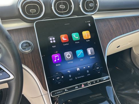 Used 2025 Mercedes-Benz C 300 4MATIC Sedan image 23