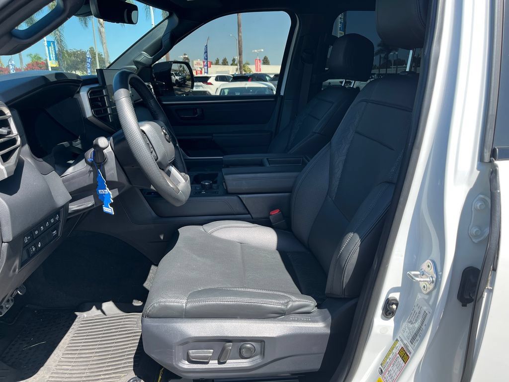 Used 2025 Toyota Tundra Limited w/ TRD Off-Road Package AWD/4WD image 9